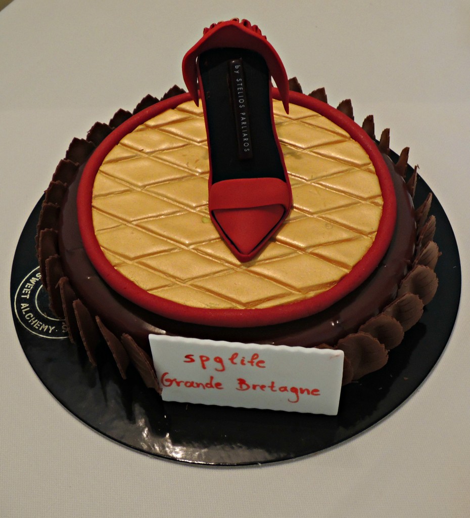 Travel Link Up: My Favourite Things... Travel-Link-Up-My-Favourite-Things-spglife-welcome-gift-shoe-cake