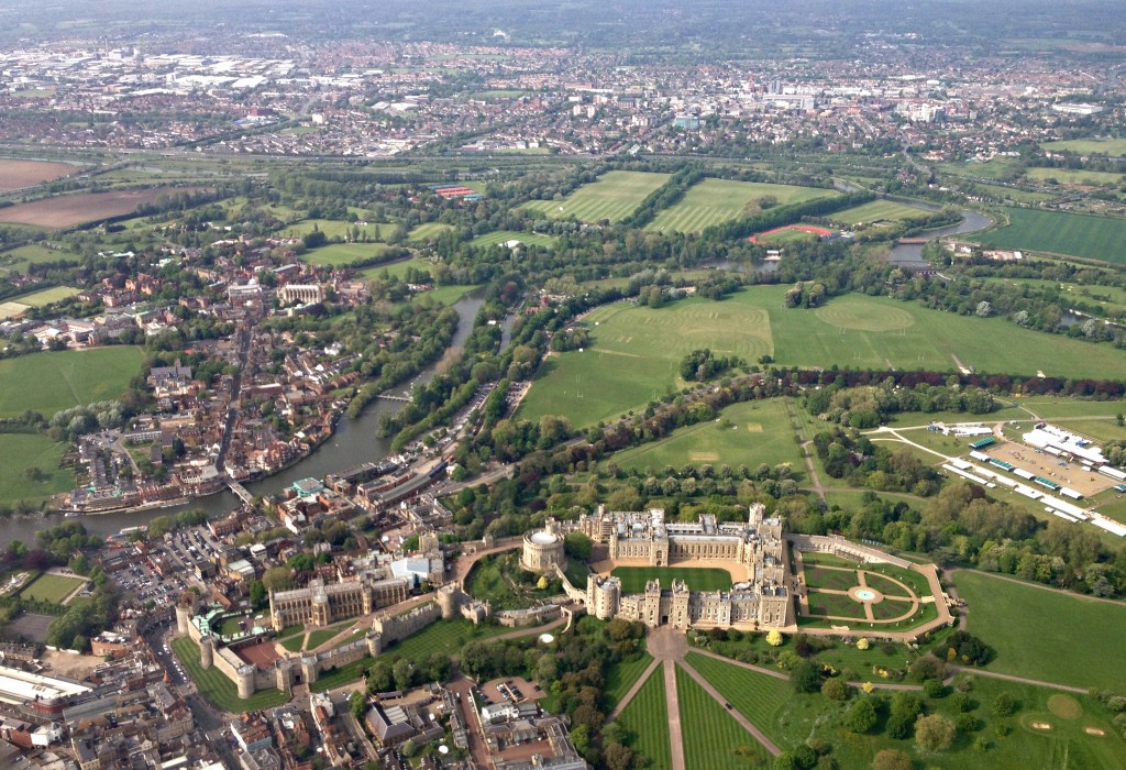 Travel Link Up: My Favourite Things... Travel-Link-Up-My-Favourite-Things-windsor-castle-aerial-photo
