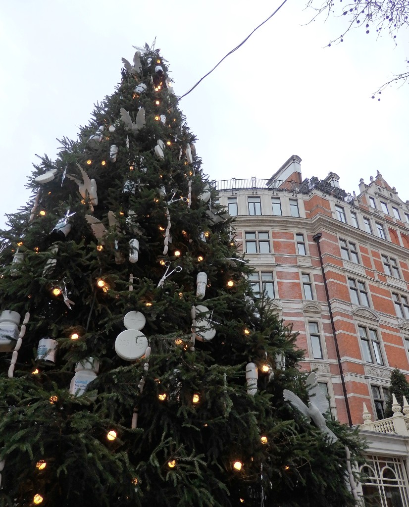 Oh Christmas Tree, Oh Christmas Tree Oh-Christmas-Tree-Mayfair-Connaught-Hotel-Christmas-Tree